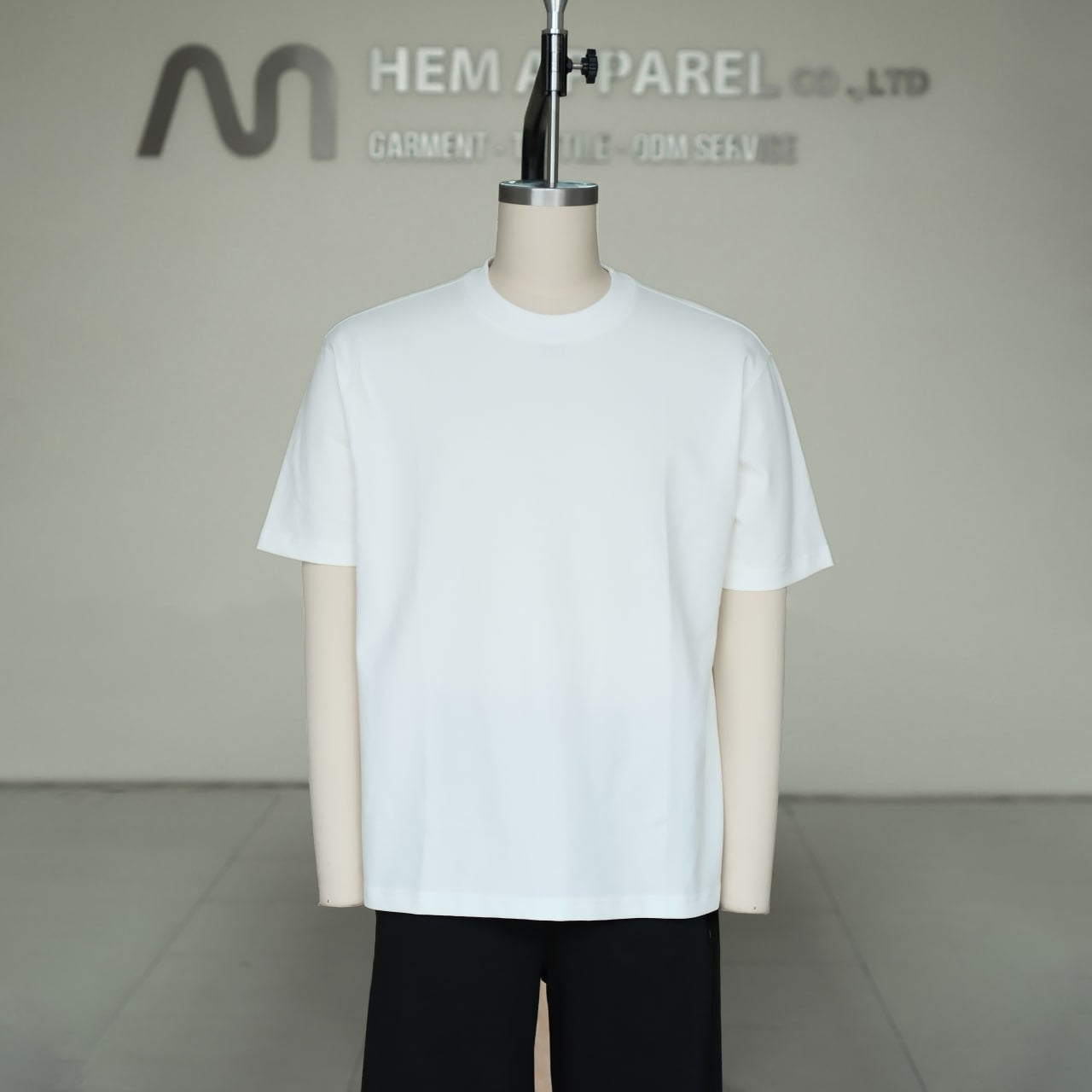 OEM Oversized Streetwear T-Shirt – 240gsm Heavy Cotton