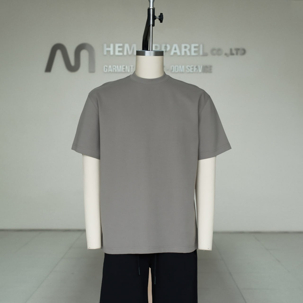 OEM Oversized Streetwear T-Shirt – 240gsm Heavy Cotton