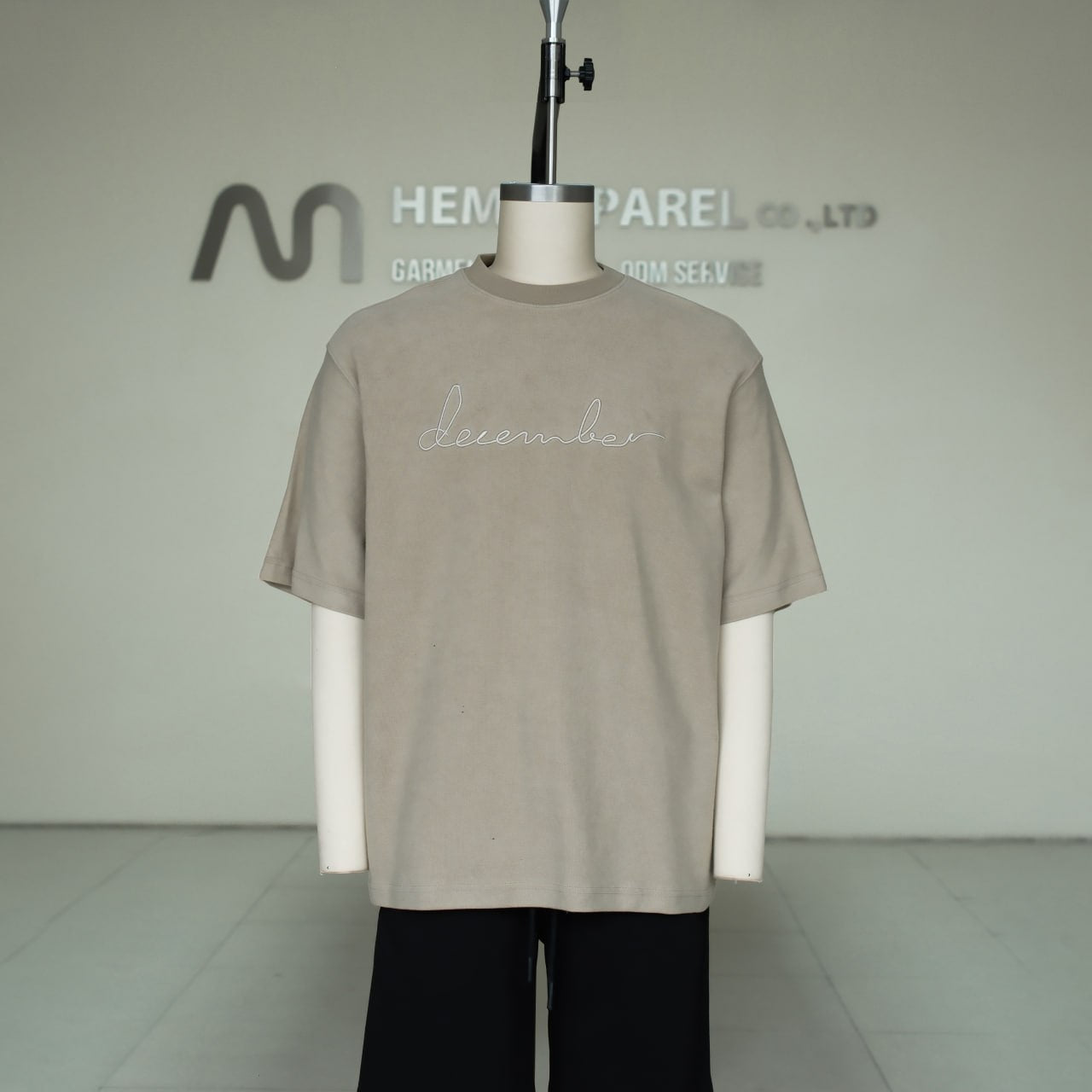 OEM Oversized Streetwear T-Shirt – 240gsm Heavy Cotton