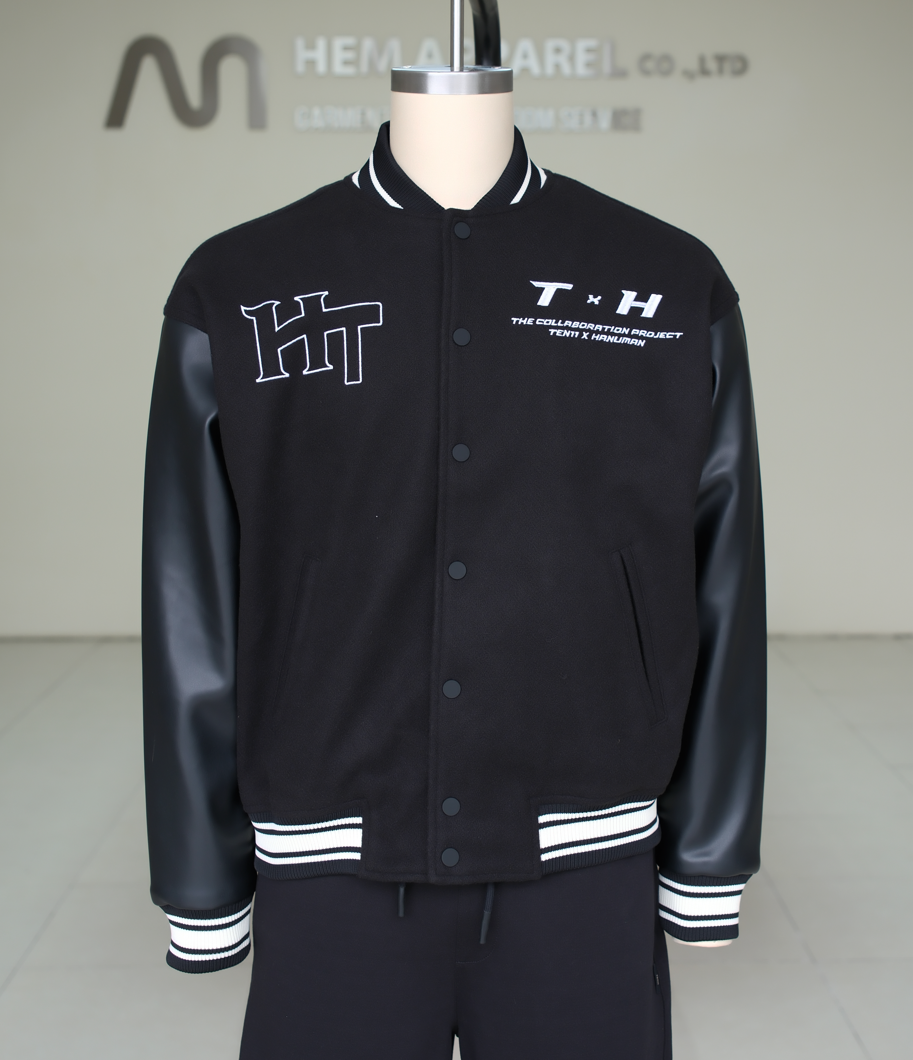 OEM Custom Varsity Jacket – Streetwear Letterman Style with Custom Logos | MOQ 300 pcs
