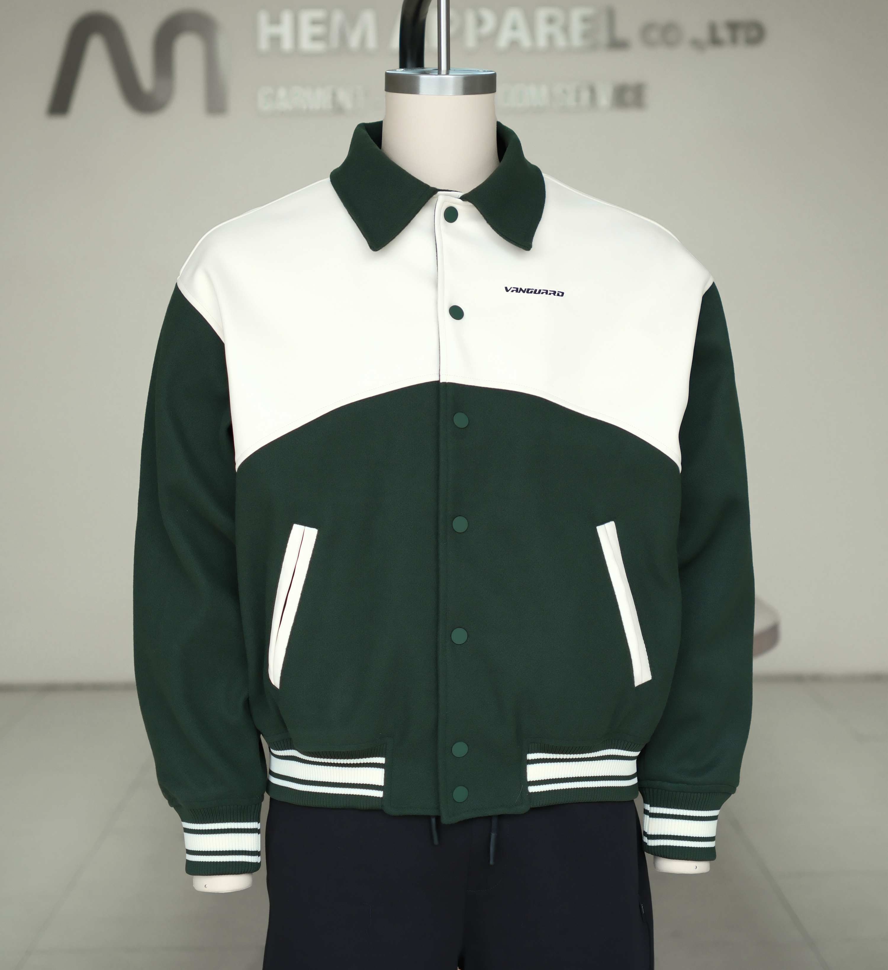 OEM Custom Varsity Jacket – Streetwear Letterman Style with Custom Logos | MOQ 300 pcs