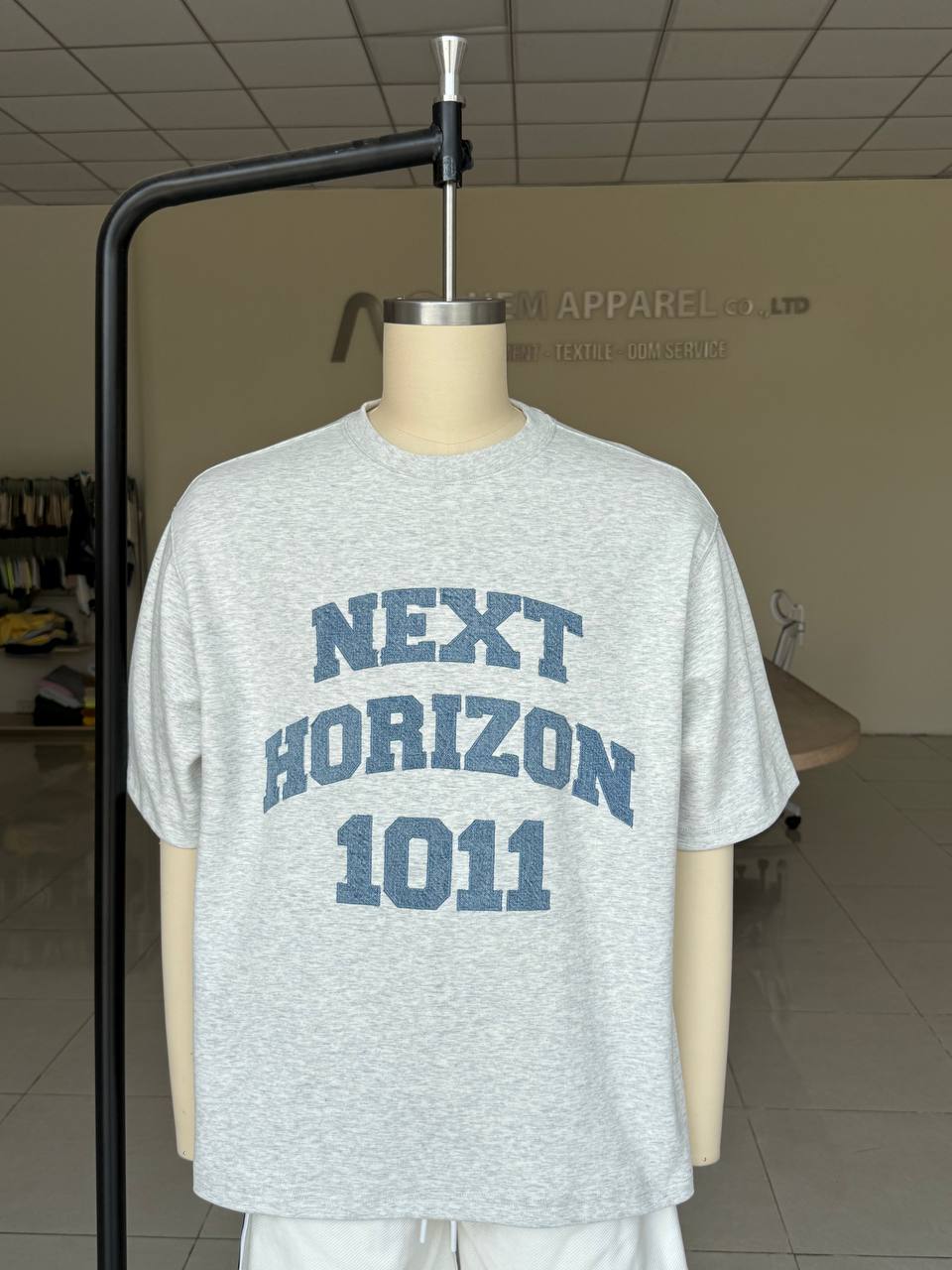 OEM Oversized Streetwear T-Shirt – 240gsm Heavy Cotton