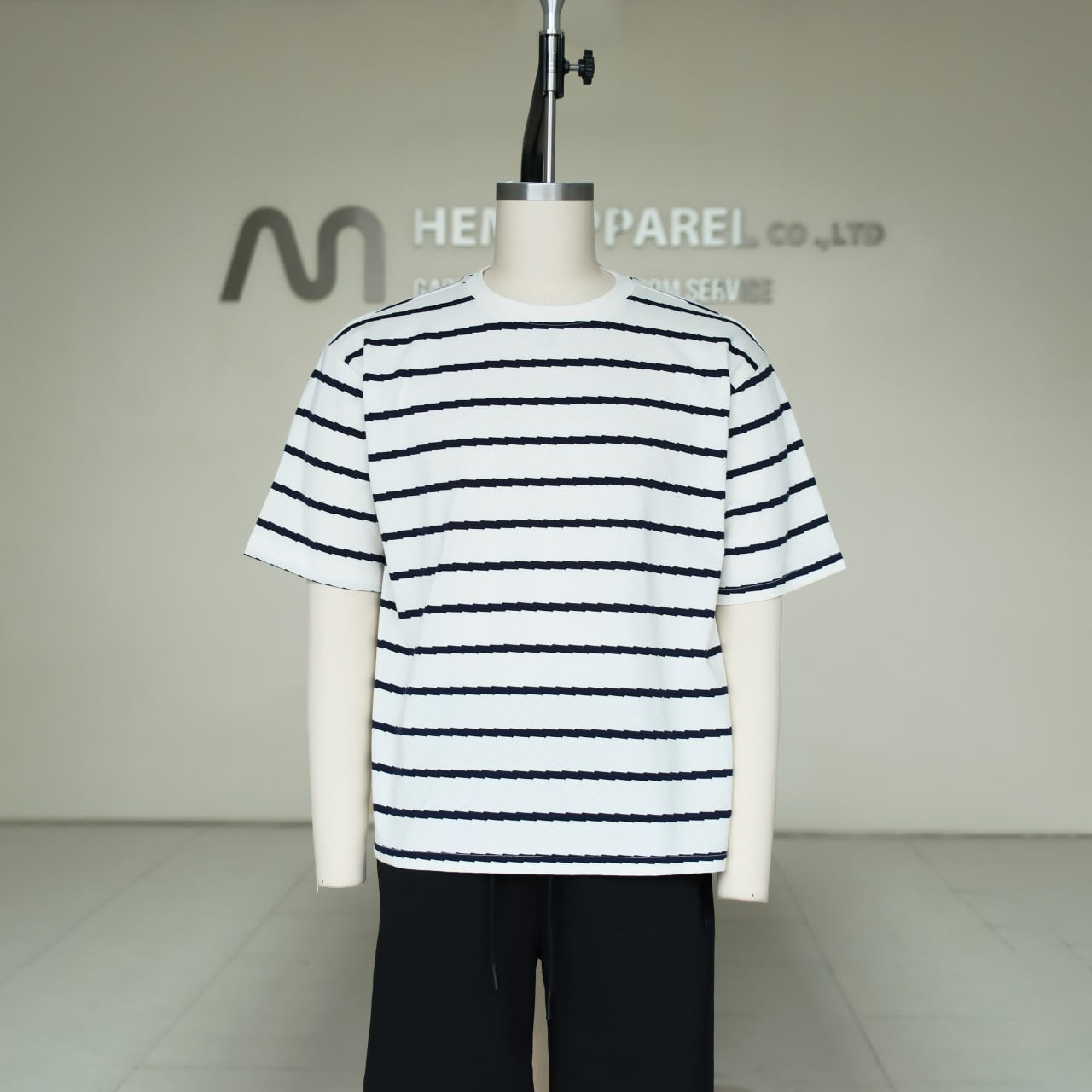 OEM Oversized Streetwear T-Shirt – 240gsm Heavy Cotton