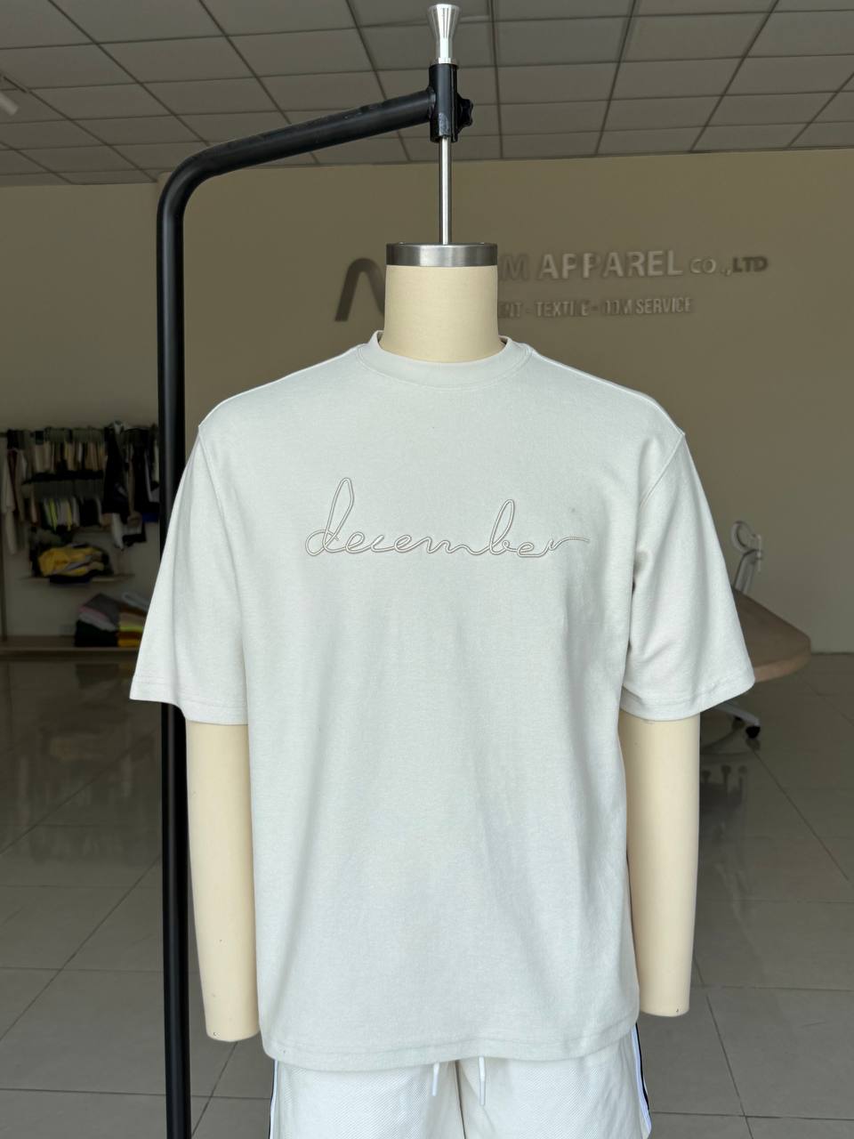 OEM Oversized Streetwear T-Shirt – 240gsm Heavy Cotton